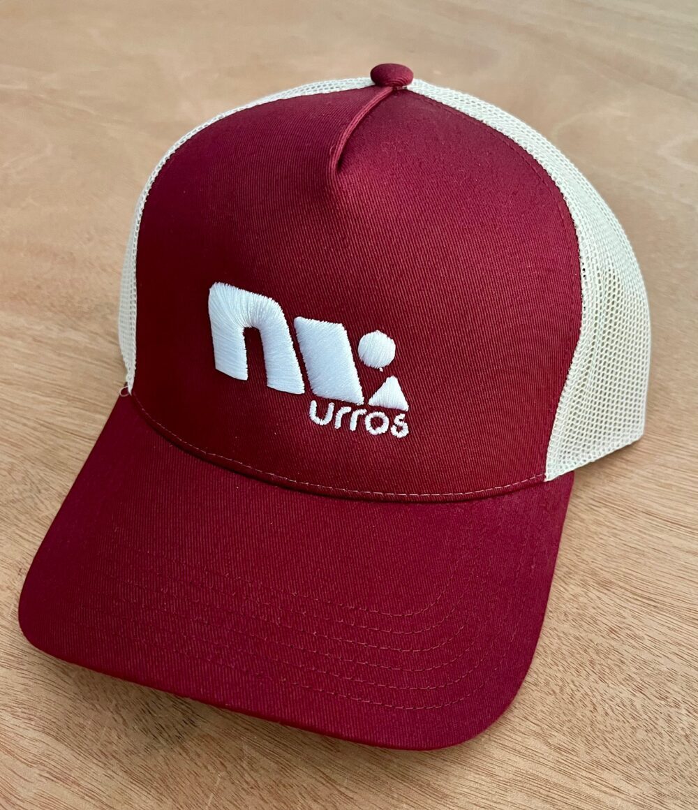 gorra granate Urros