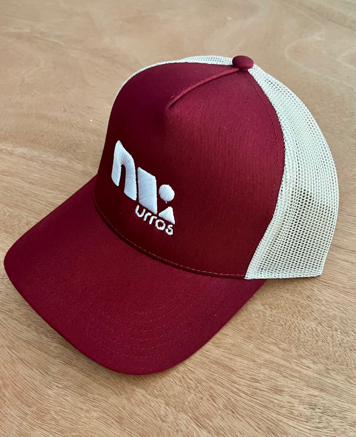 gorra granate Urros